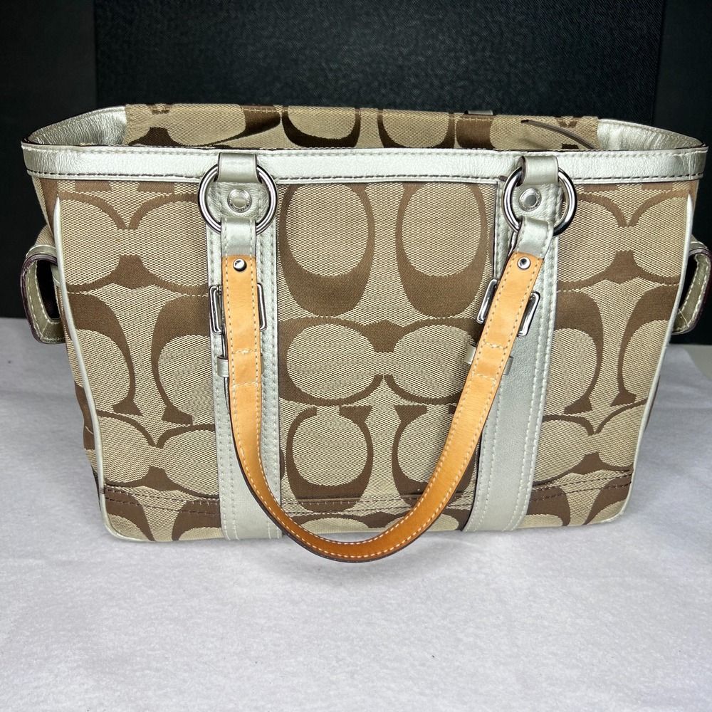 COACH Signature C Khaki White Gallery Tote Purse w/ Charms EUC - Picture 6 of 14